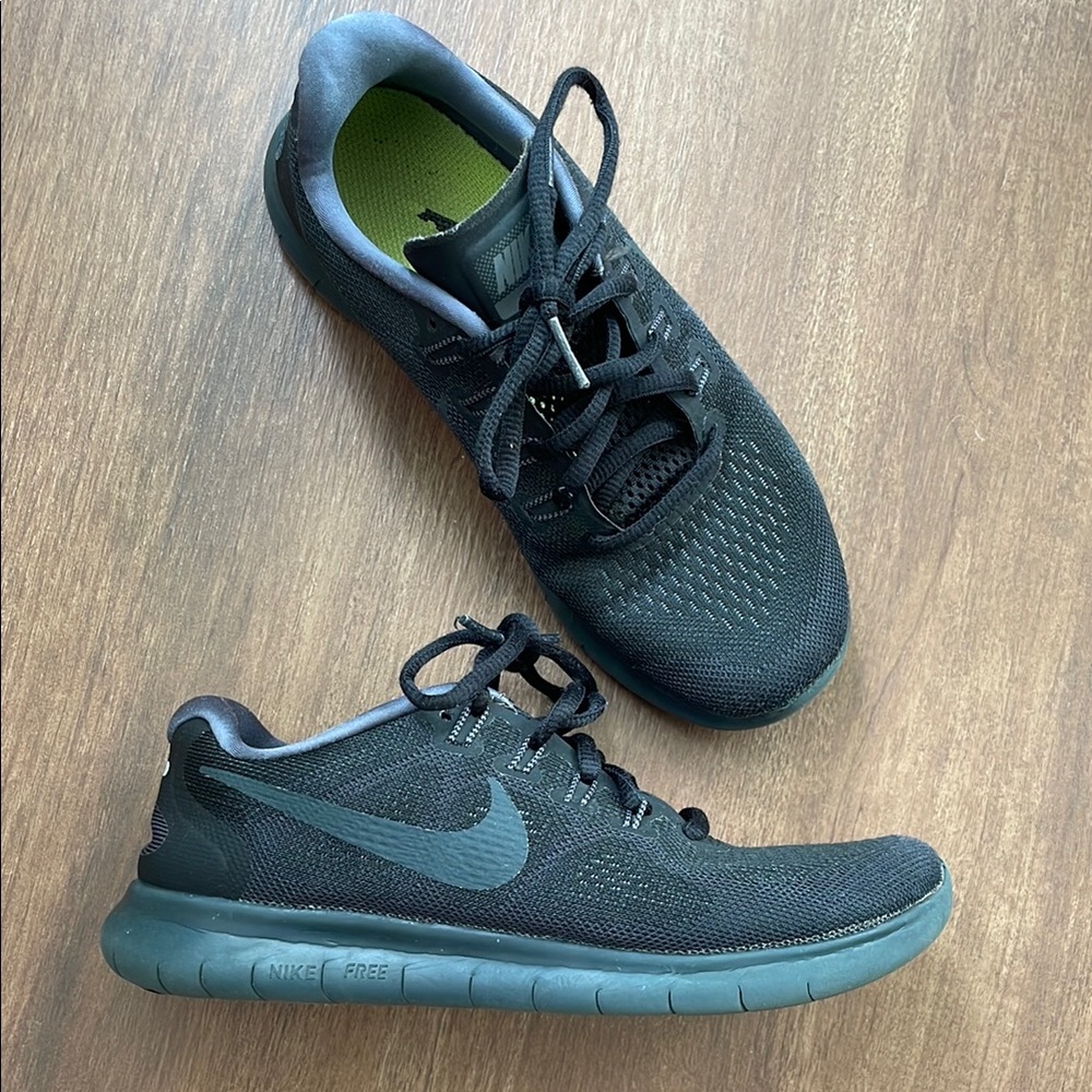 Nike Free black/dark gray running Athletic Sneakers, women’s 6